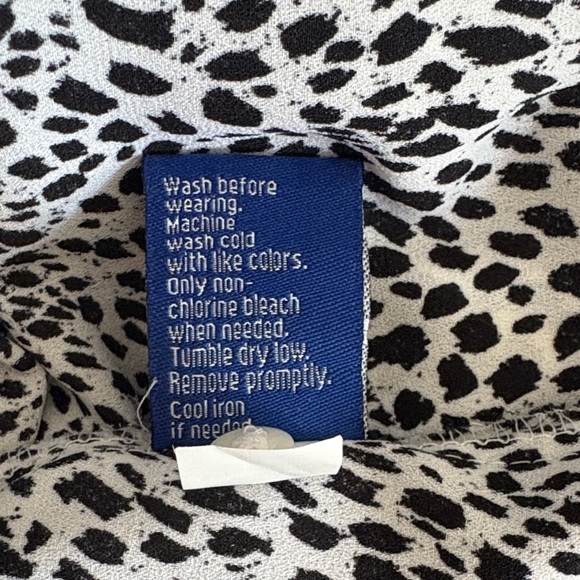 Animal Print Black And White Sleeveless Top - Picture 7 of 7